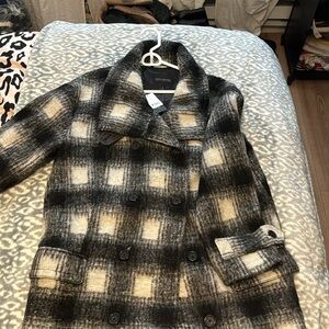 NWT Womens Banana Republic Coat. Black and white.